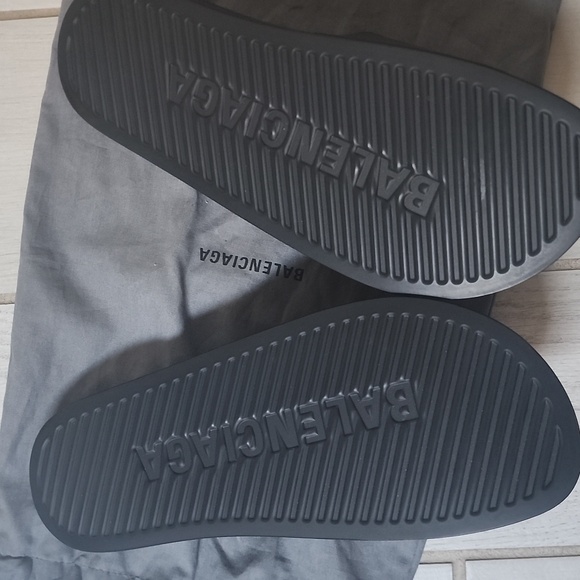 Balenciaga Logo rubber slides - Picture 5 of 6